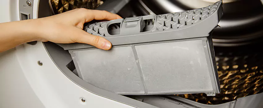 Signs Of A Clogged Dryer Lint Trap in Winter Park, Florida